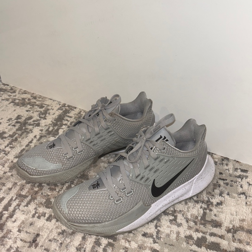 Nike kyrie 2 low TB promo wolf gray black white (used)
